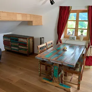 dachgeschoss-ferienwohnung-mit-charme-top-floor.com-bavaria.com/